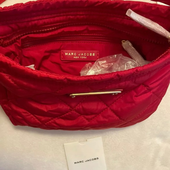 🎉HP🎉New!! Marc Jacobs Nylon Quilted Adjustable Crossbody Bag in Cherry Red🍒 - Picture 9 of 13